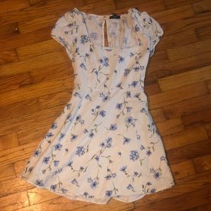 White with blue flowers forever 21 dress